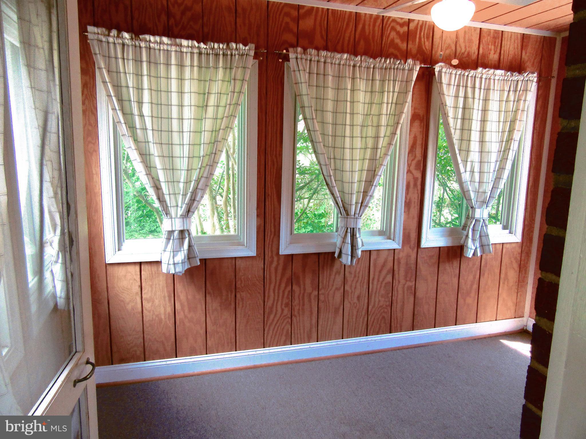 11915 Ivanhoe Street Silver Spring, MD 20902 - Photo 26 of 41 Morning Room