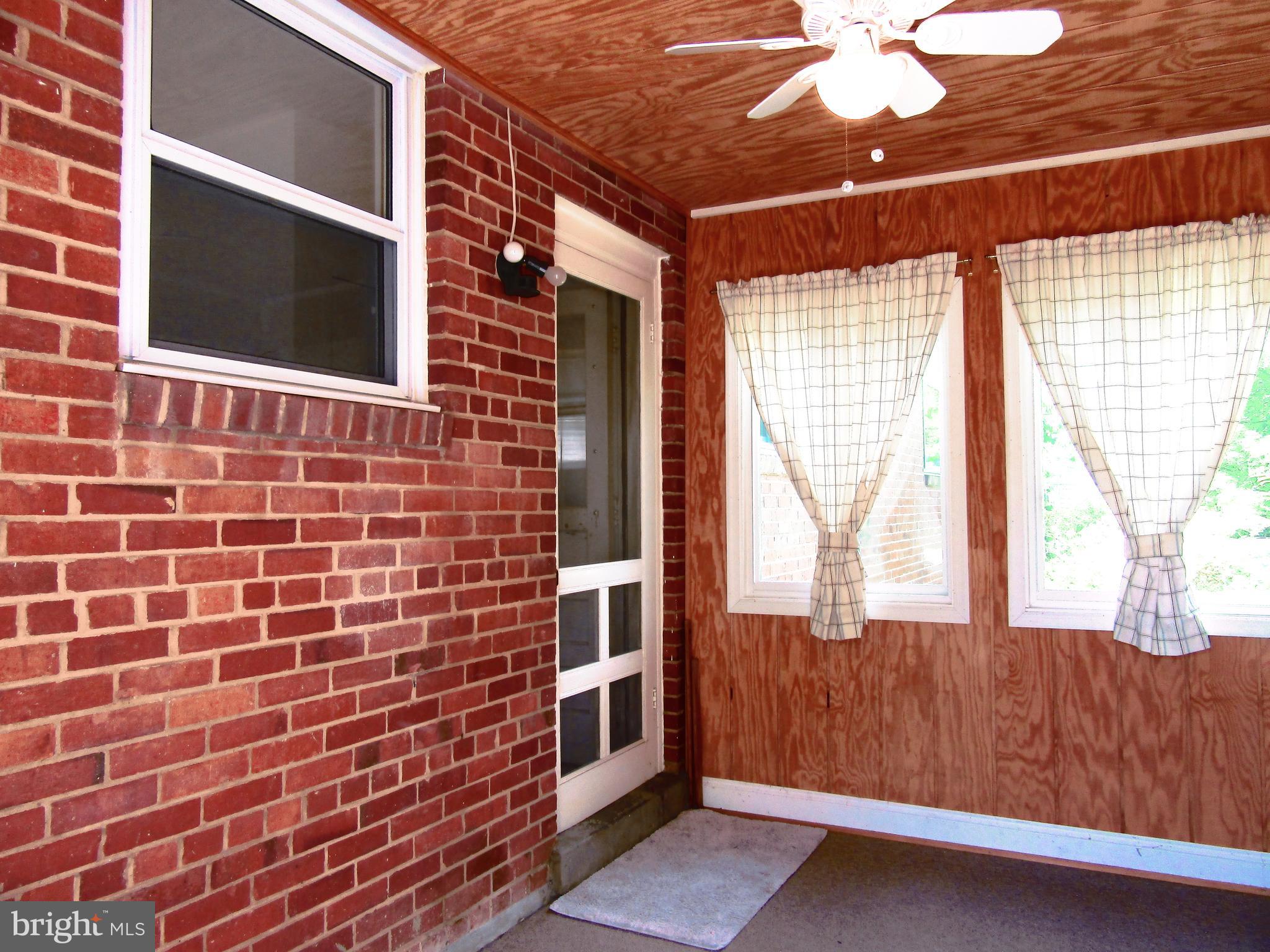 11915 Ivanhoe Street Silver Spring, MD 20902 - Photo 28 of 41 Morning room