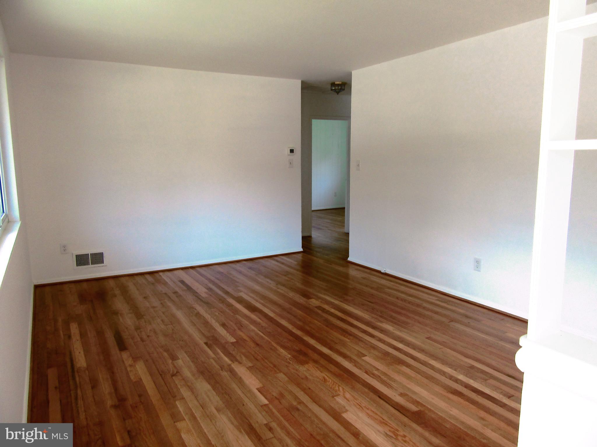11915 Ivanhoe Street Silver Spring, MD 20902 - Photo 10 of 41 Living Room