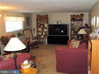 25 Upper Ferry Road Ewing, NJ 08628 - Photo 5 of 10 Family Room
