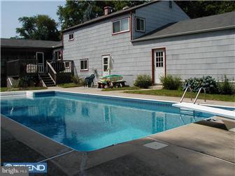 25 Upper Ferry Road Ewing, NJ 08628 - Photo 8 of 10 Exterior Back