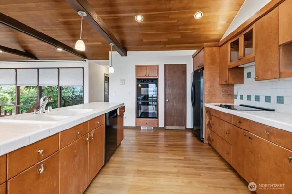 $6,250 | 1415 38th Avenue, Seattle, WA 98122