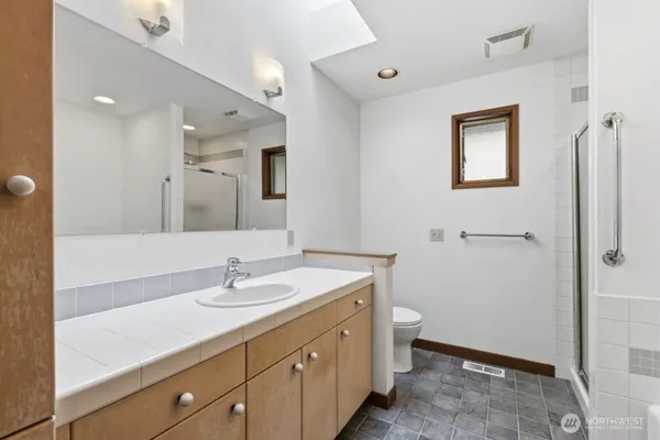 $6,250 | 1415 38th Avenue, Seattle, WA 98122