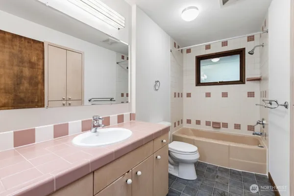 $6,250 | 1415 38th Avenue, Seattle, WA 98122