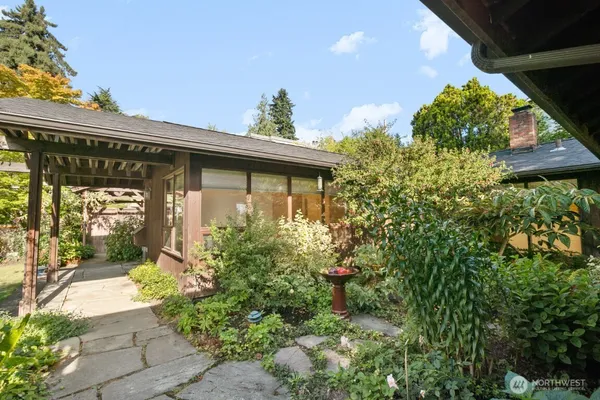 $6,250 | 1415 38th Avenue, Seattle, WA 98122