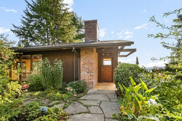 $6,250 | 1415 38th Avenue, Seattle, WA 98122