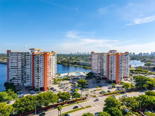 $169,000 | 1301 Northeast Miami Gardens Drive, Unit 1523W, Miami, FL 33179