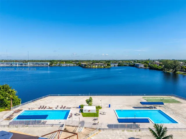 $169,000 | 1301 Northeast Miami Gardens Drive, Unit 1523W, Miami, FL 33179