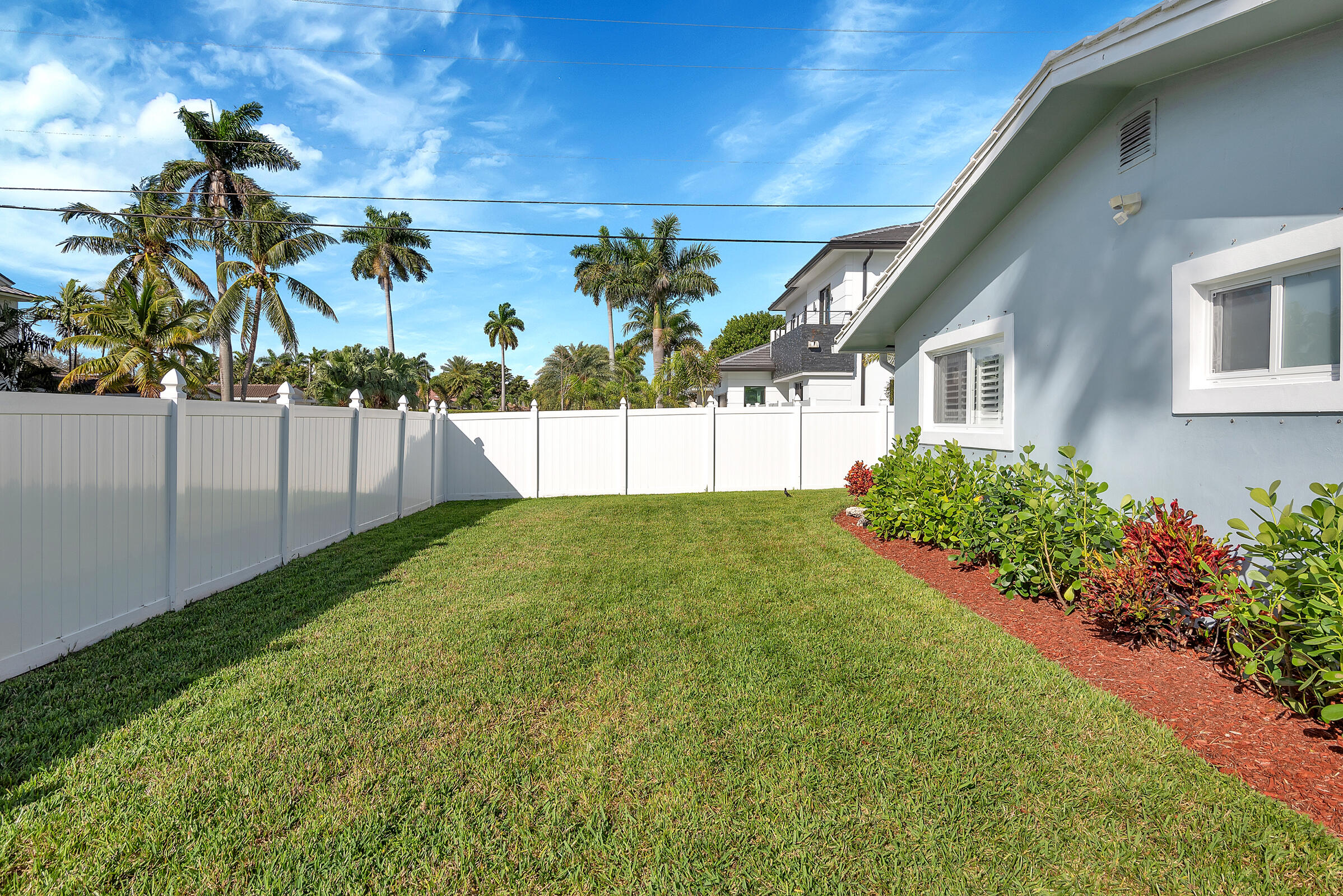 3161 Northeast 28th Avenue Lighthouse Point, FL 33064 - Photo 26 of 27 3161 - 052
