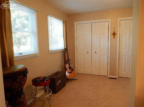 1868 Tahyio Road Owosso, MI 48867 - Photo 22 of 48 20441208-21.JPG