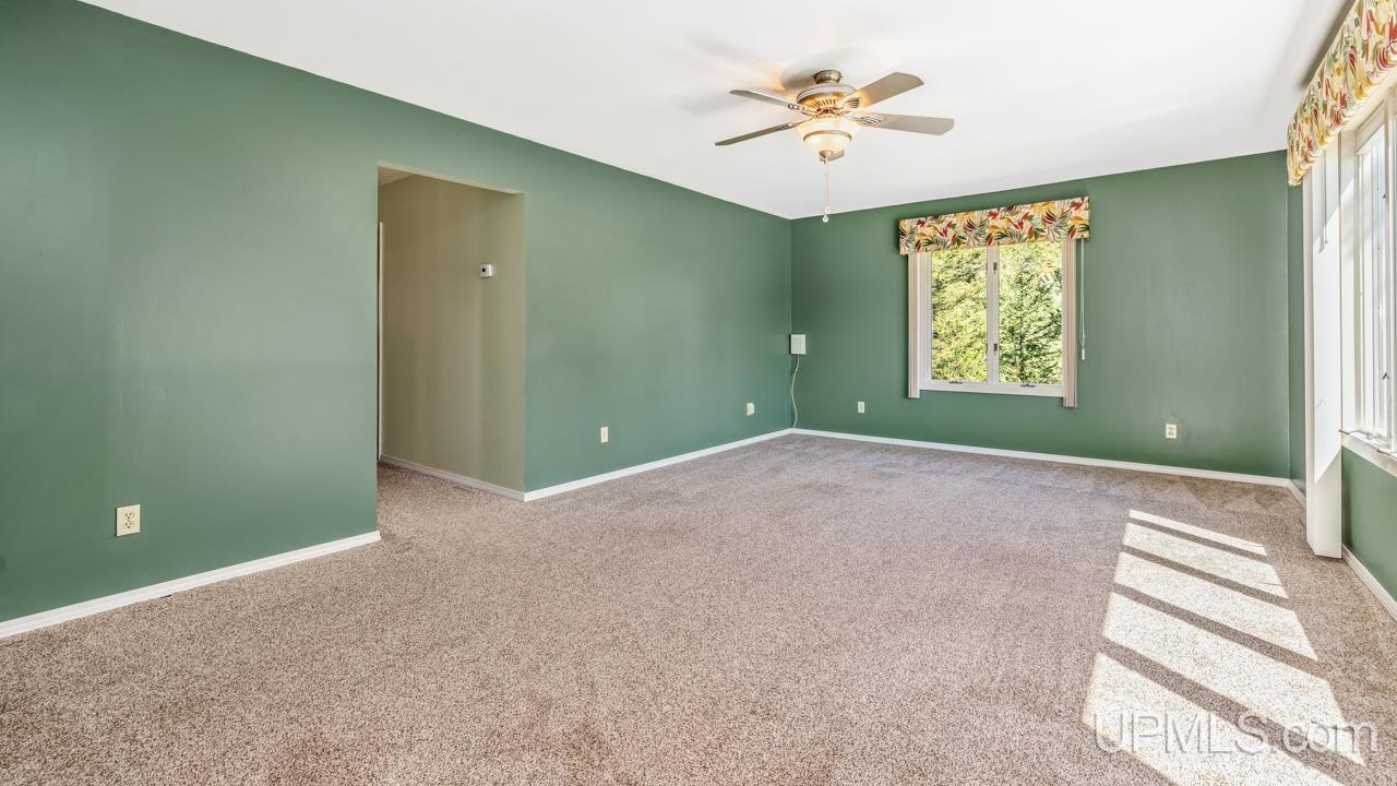 5940 27.5 Road Gladstone, MI 49837 - Photo 8 of 37 Gallery Image 8