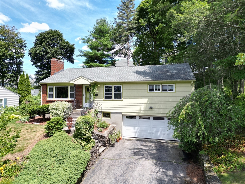 17 Maplewood Road Worcester, MA 01602 - Photo 1 of 26