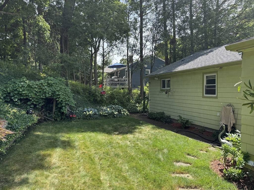 17 Maplewood Road Worcester, MA 01602 - Photo 25 of 26