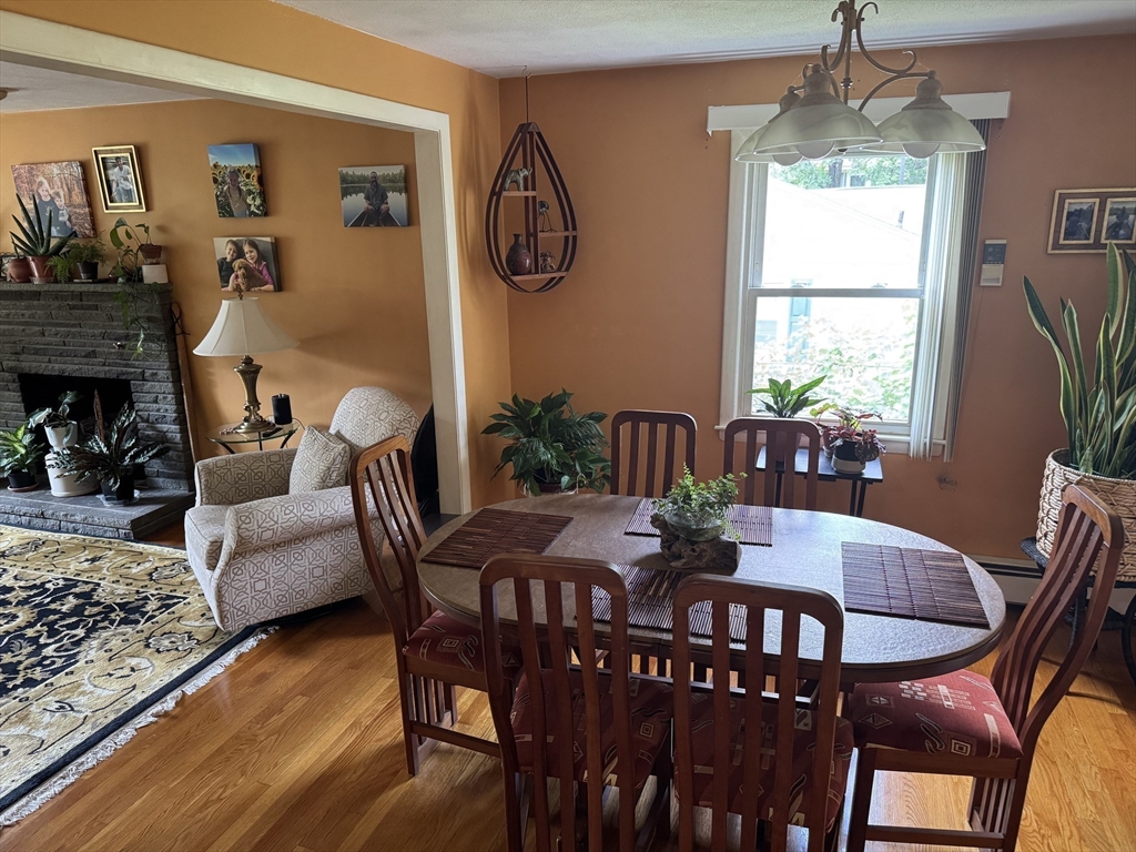 17 Maplewood Road Worcester, MA 01602 - Photo 4 of 26