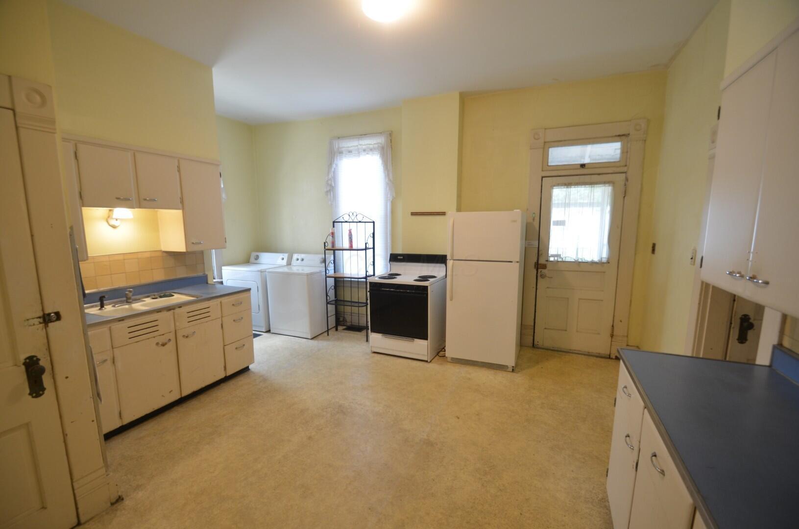 1368 Neil Avenue Columbus, OH 43201 - Photo 16 of 36 16. Huge Kitchen Space