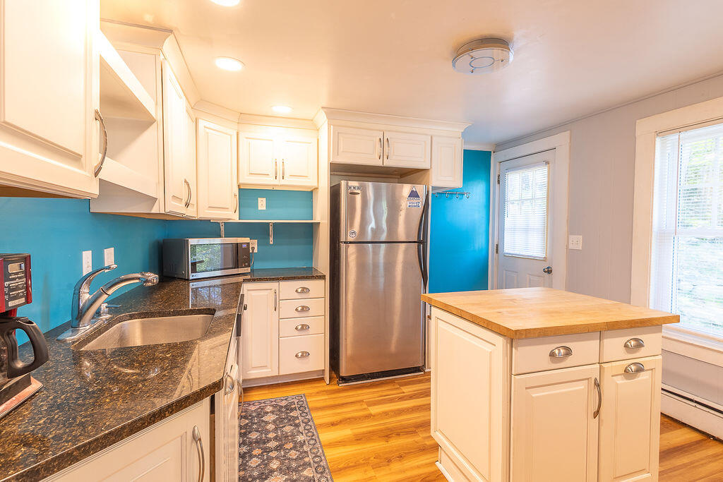 56 Bow Street Freeport, ME 04032 - Photo 7 of 22 1-35