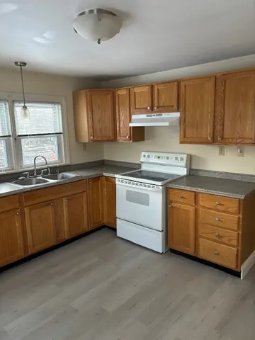 $1,800 | 29 Roosevelt Avenue, Unit 2, Leominster, MA 01453