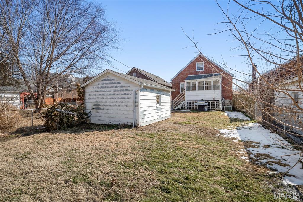 7337 Sharp Avenue St. Louis, MO 63116 - Photo 11 of 40 Gallery Image 11