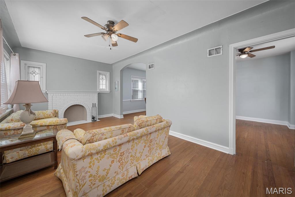 7337 Sharp Avenue St. Louis, MO 63116 - Photo 2 of 40 Gallery Image 2