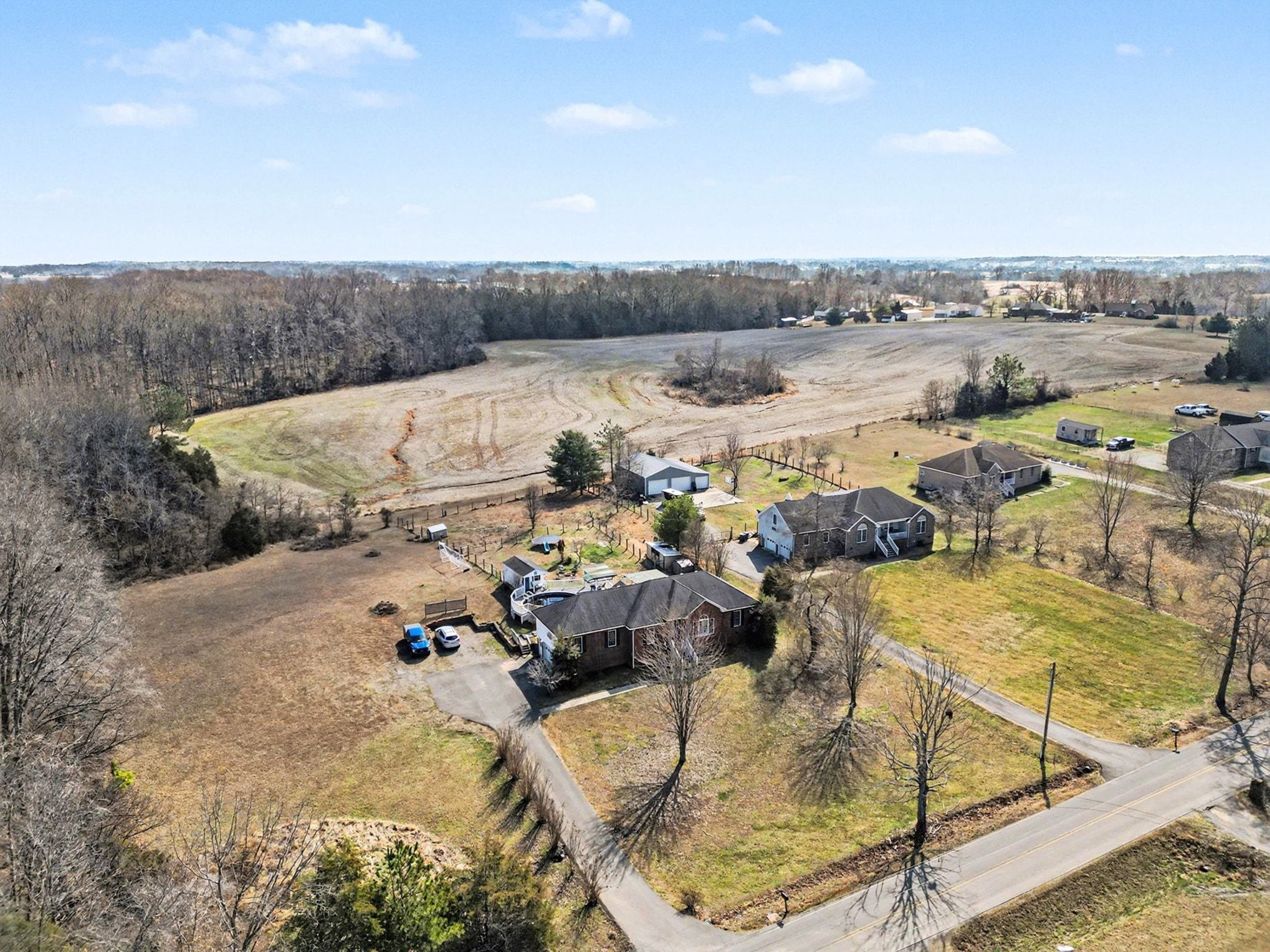 1510 Rapids Road Portland, TN 37148 - Photo 1 of 33 a view of a terrace with sitting area