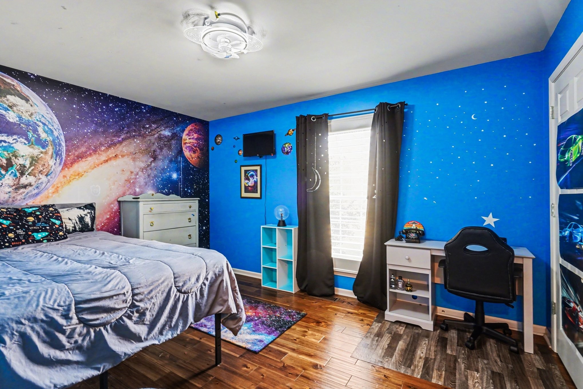 1510 Rapids Road Portland, TN 37148 - Photo 25 of 33 a bedroom with a bed and a desk