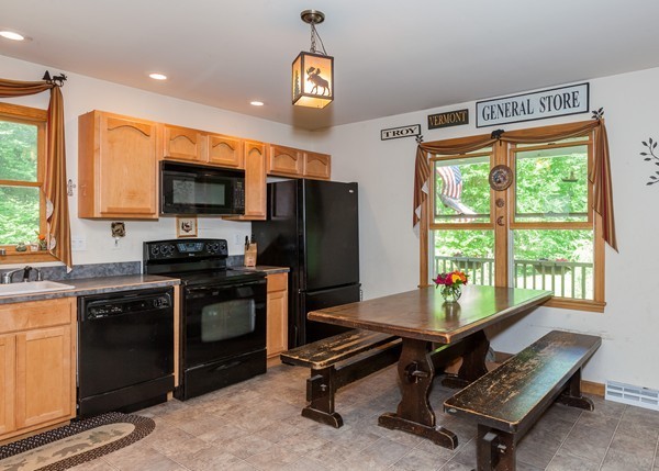 111 Old Stage Road Hatfield, MA 01088 - Photo 8 of 30