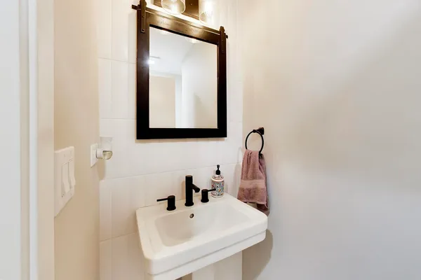 $539,000 | 108 West Sunset Road, Mount Prospect, IL 60056