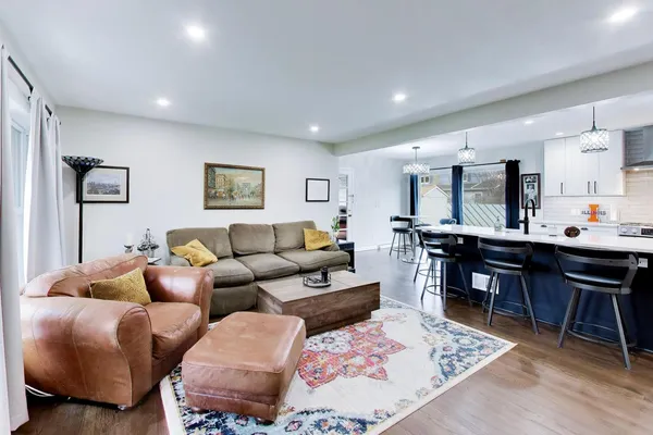 $539,000 | 108 West Sunset Road, Mount Prospect, IL 60056