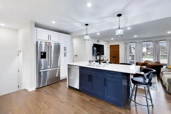 $539,000 | 108 West Sunset Road, Mount Prospect, IL 60056