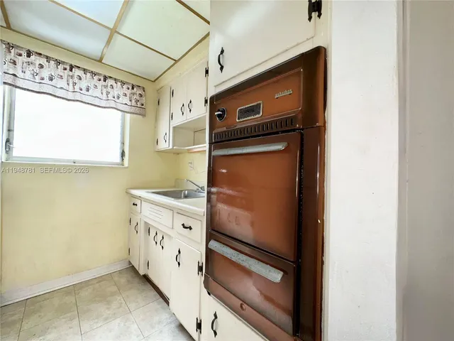 $1,350 | 8132 Harding Avenue, Unit 9, Miami Beach, FL 33141