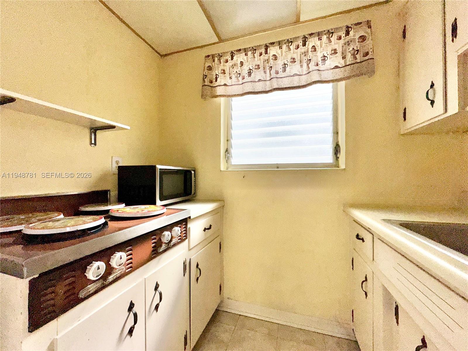 8132 Harding Avenue, Unit 9 Miami Beach, FL 33141 - Photo 7 of 17