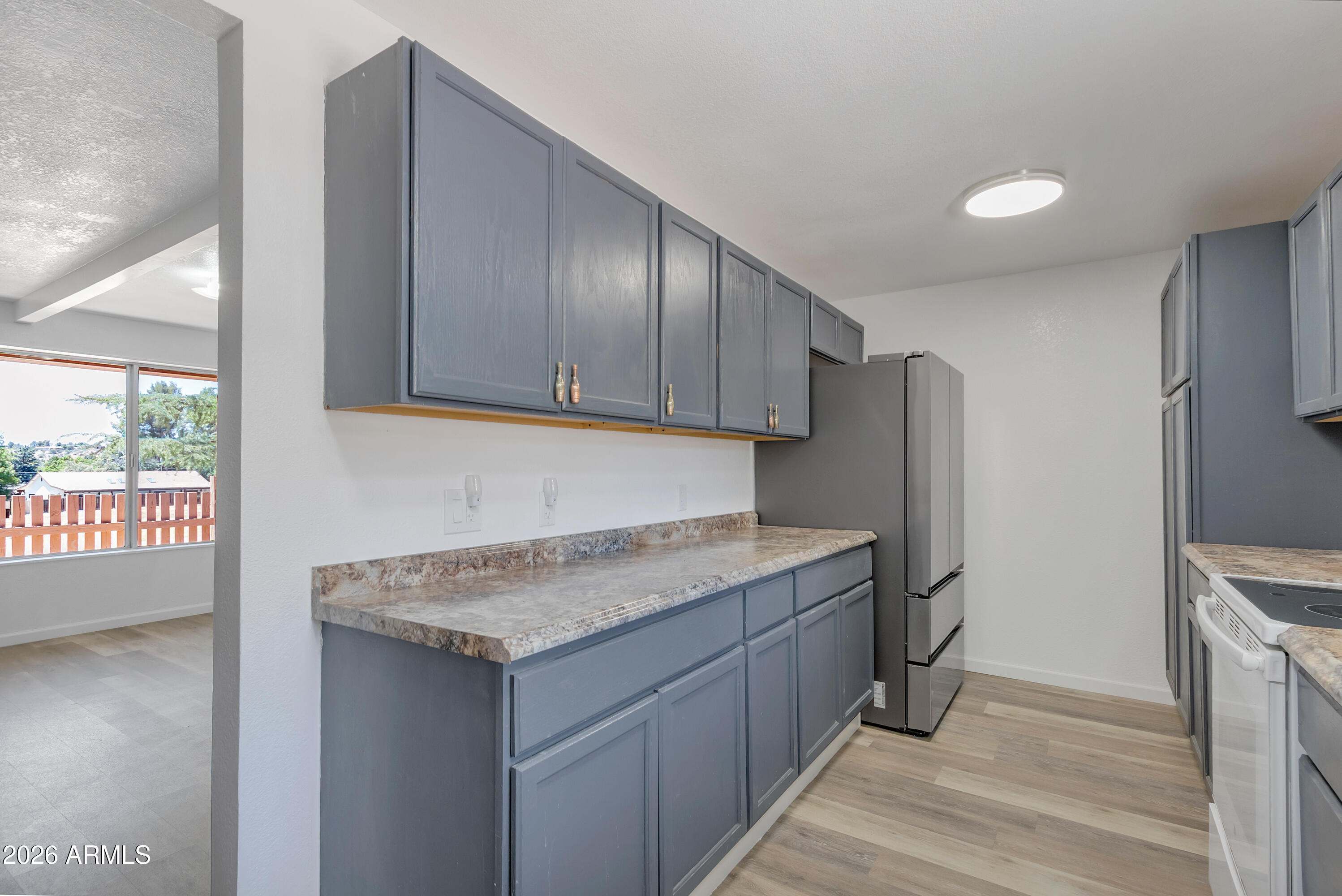 4410 North Montezuma Avenue Rimrock, AZ 86335 - Photo 8 of 27 Kitchen to living room