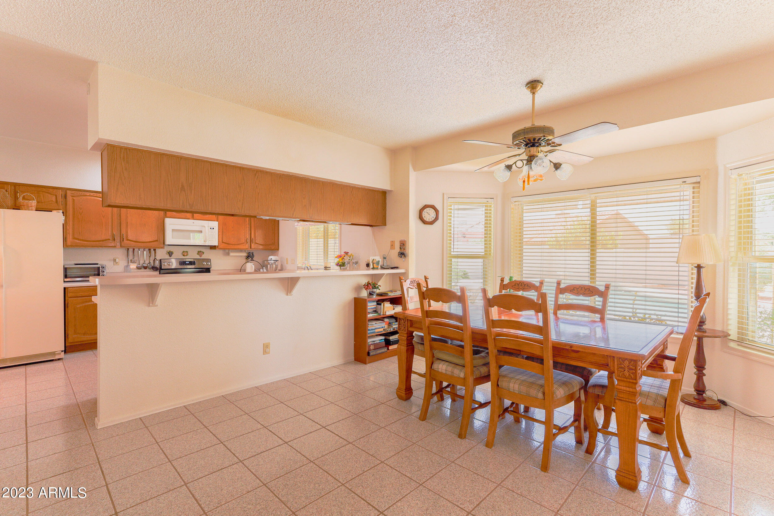 6237 West Grandview Road Glendale, AZ 85306 - Photo 3 of 27 Eat in Kitchen