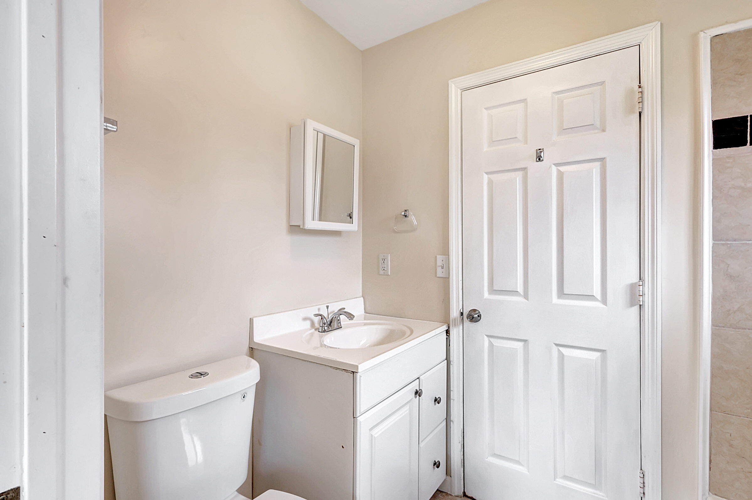 4669-4667 Southeast Salvatori Road Stuart, FL 34997 - Photo 43 of 52 Guest Bath