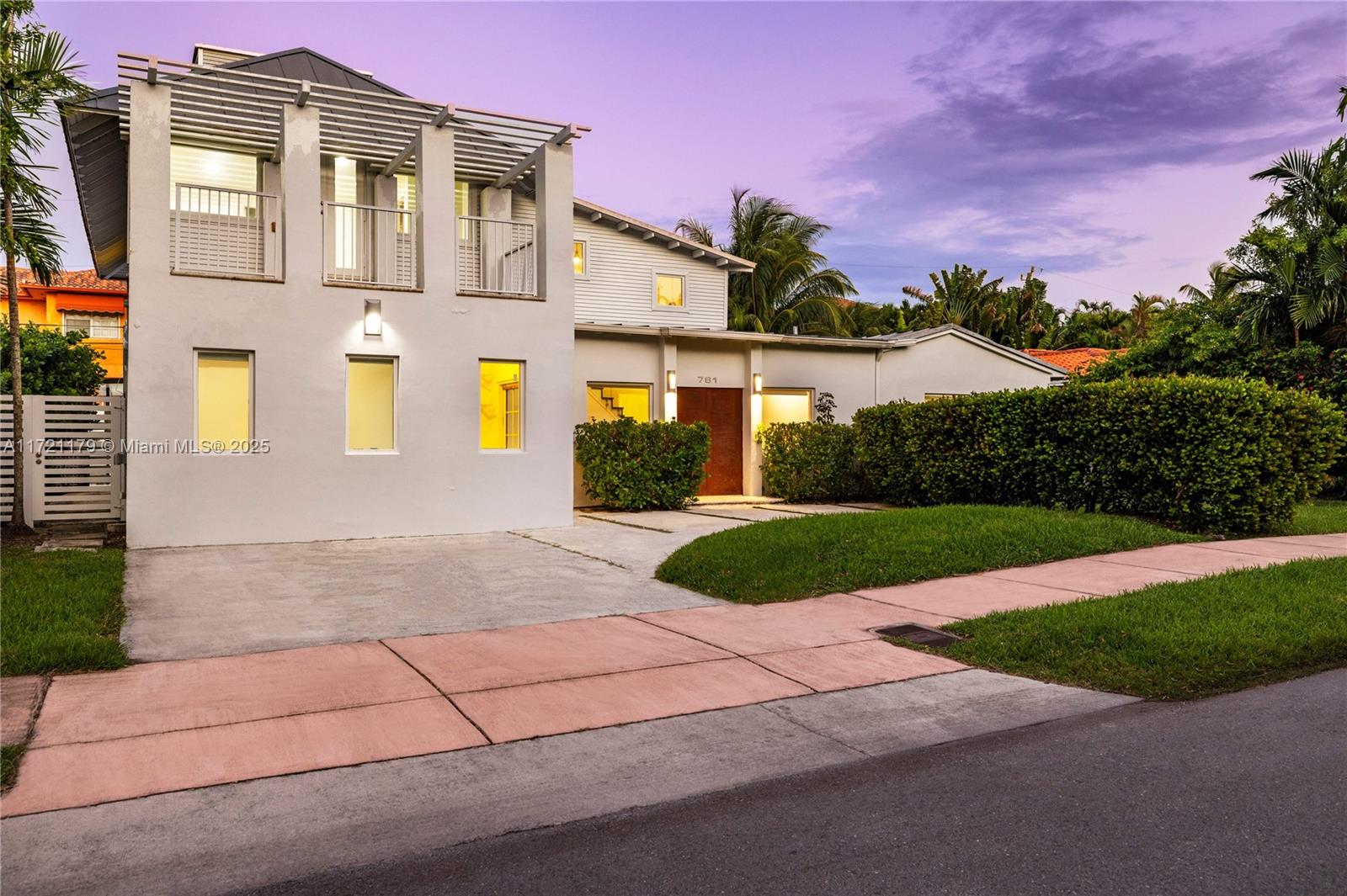 761 Ridgewood Road Key Biscayne, FL 33149 - Photo 12 of 68