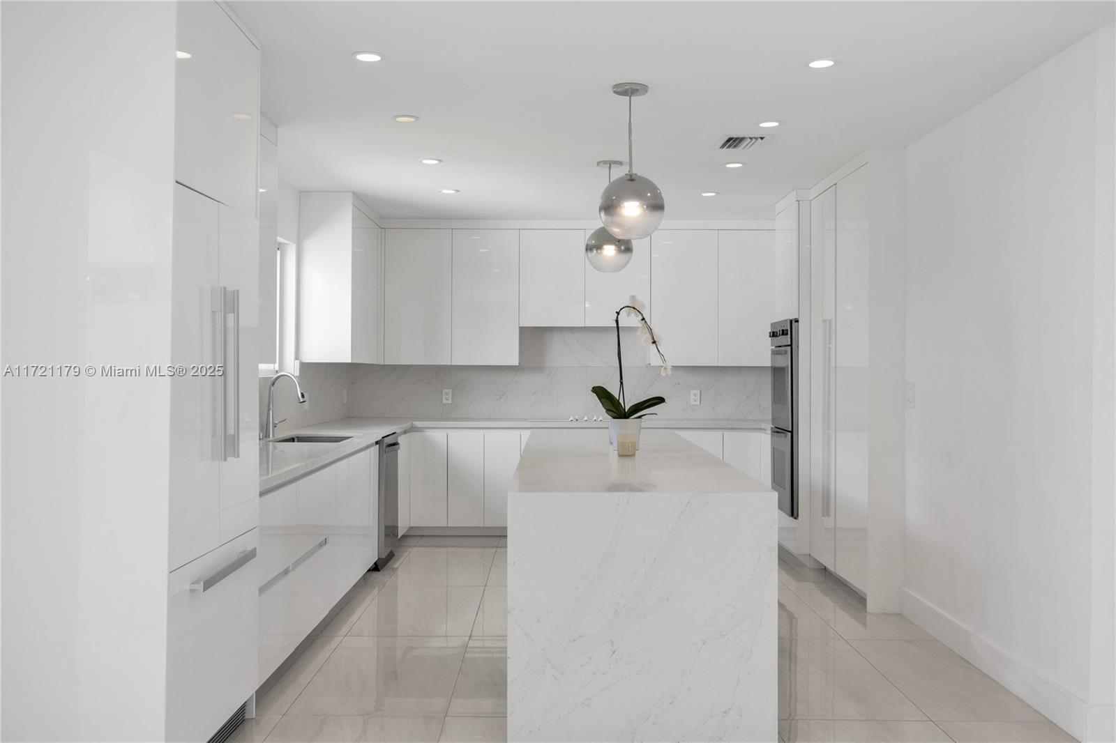 761 Ridgewood Road Key Biscayne, FL 33149 - Photo 25 of 68