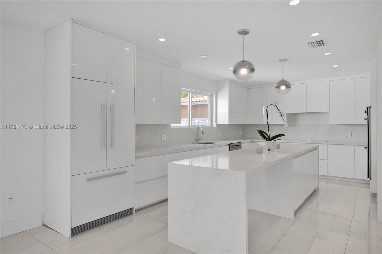 761 Ridgewood Road Key Biscayne, FL 33149 - Photo 3 of 68