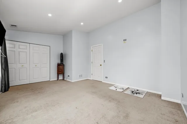 an empty room with an entryway