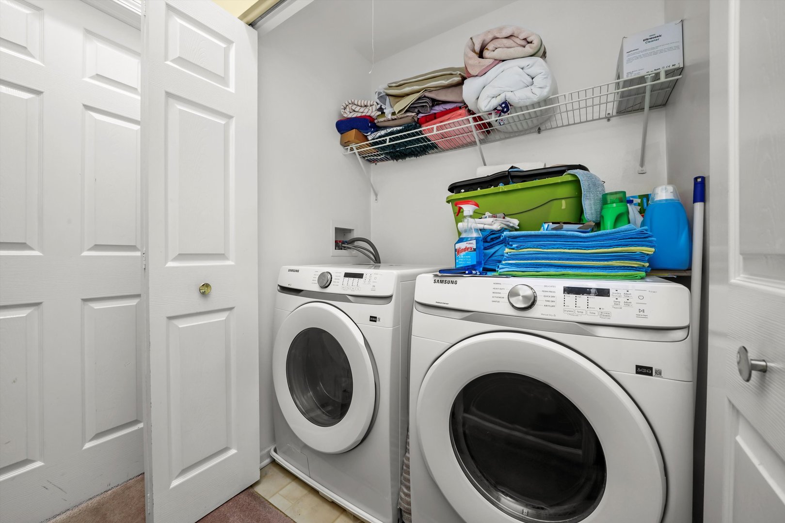 284 Holiday Lane Hainesville, IL 60073 - Photo 25 of 34 a utility room with dryer and washer