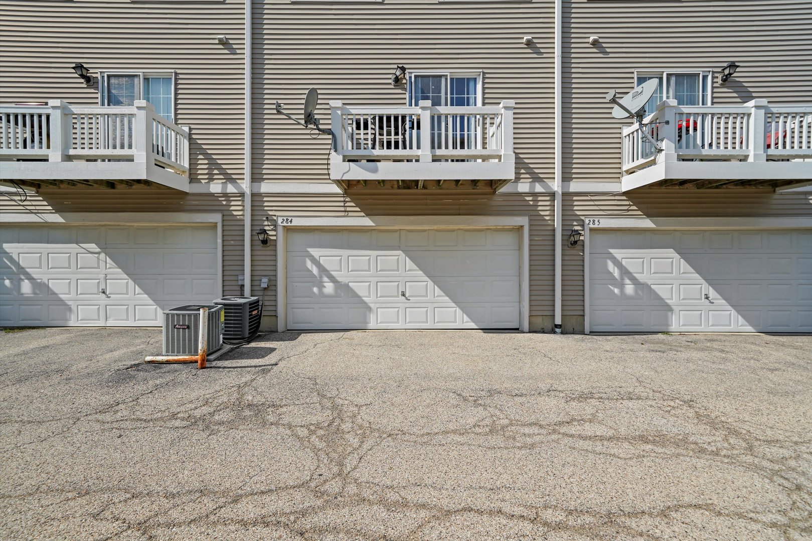 284 Holiday Lane Hainesville, IL 60073 - Photo 6 of 34 a view of front door of house