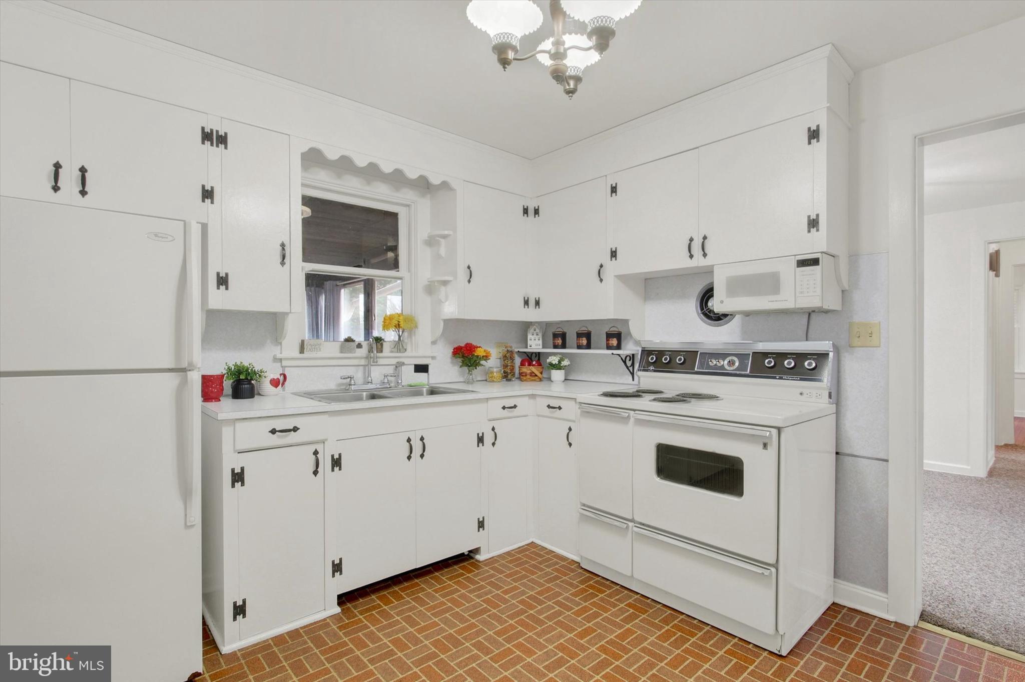 149 George Street Hanover, PA 17331 - Photo 12 of 29 Gallery Image 12