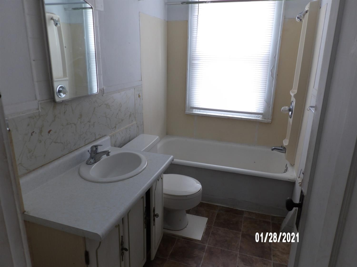 1276 Rutledge Avenue Cincinnati, OH 45205 - Photo 7 of 13
