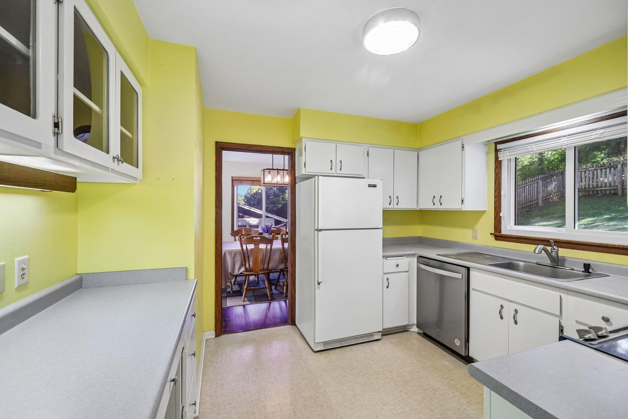 724 Cloute Street Fort Atkinson, WI 53538 - Photo 10 of 43 8