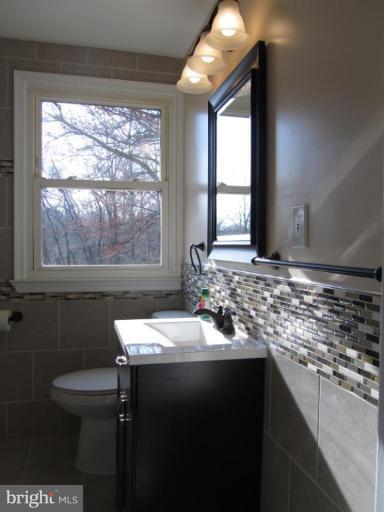 5007 Hillen Road Baltimore, MD 21239 - Photo 11 of 27 Bath #1