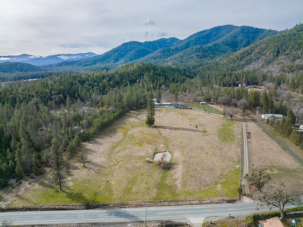 16500 Water Gap Road Williams, OR 97544 - Photo 49 of 51 59