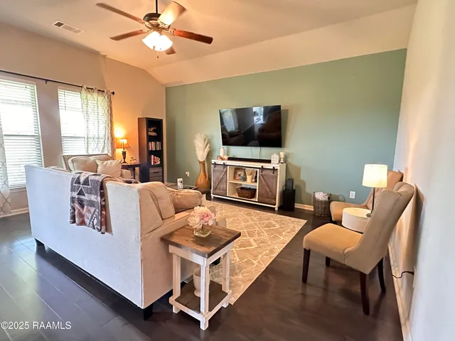 $1,950 | 209 Stanwell Avenue, Duson, LA 70529