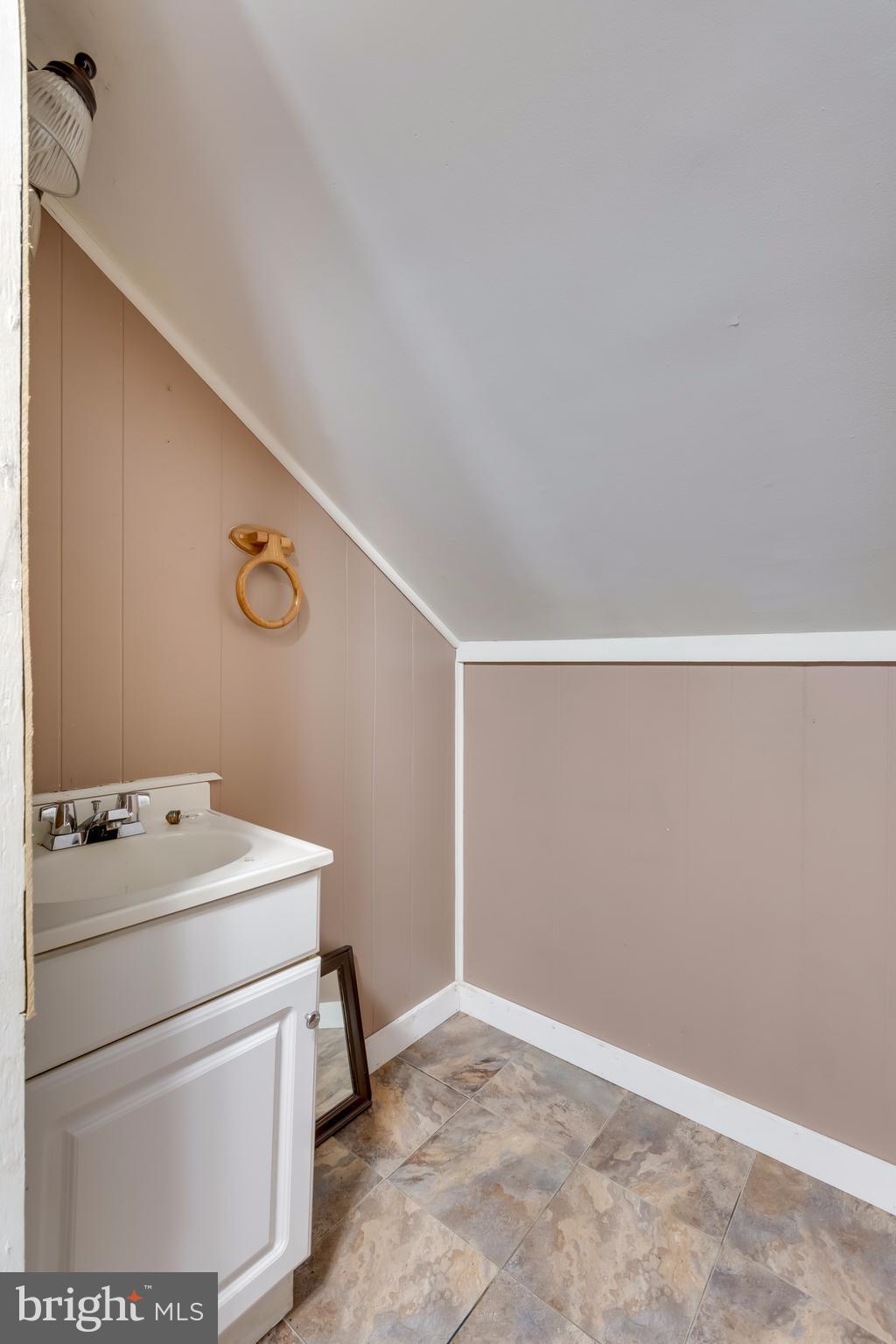 283 Earl Weber Road Berkeley Springs, WV 25411 - Photo 16 of 27 Bath