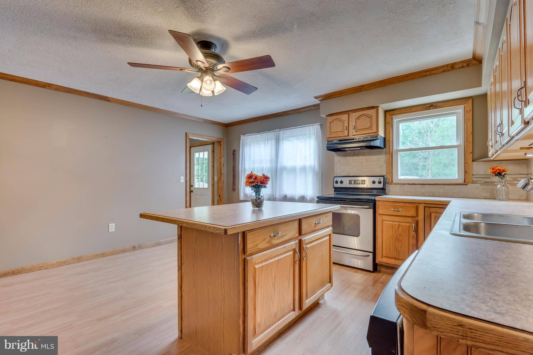 283 Earl Weber Road Berkeley Springs, WV 25411 - Photo 5 of 27 Kitchen