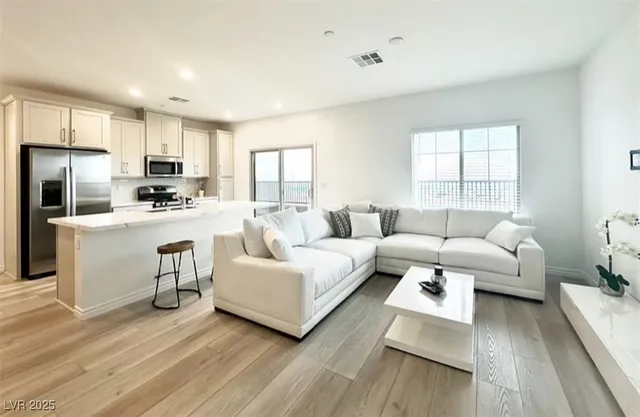 $3,300 | 600 Carriage Hill Drive, Unit 1147, Las Vegas, NV 89138