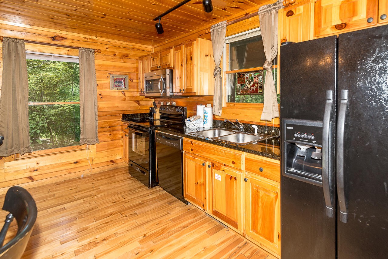 2341 Breezy Road Sevierville, TN 37876 - Photo 13 of 40 Gallery Image 13